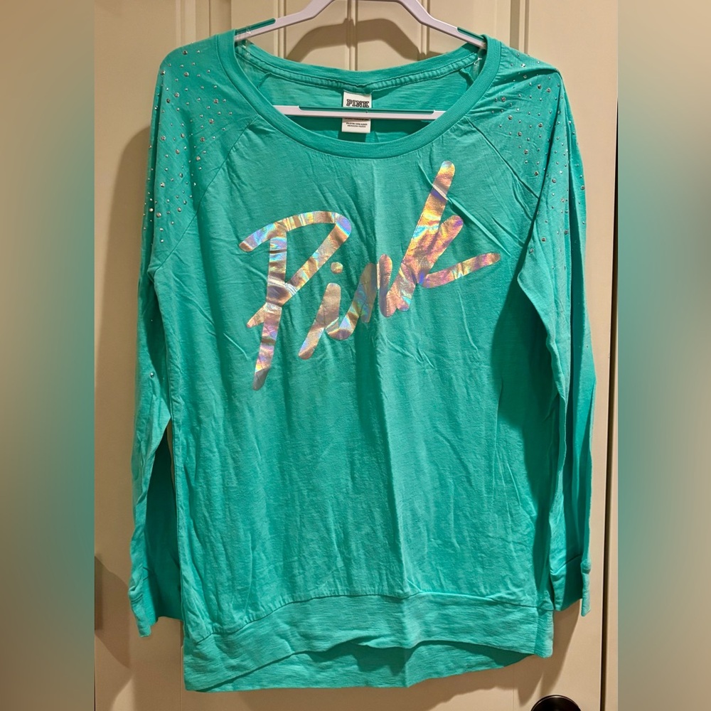 PINK Victoria’s Secret Long-Sleeved Top